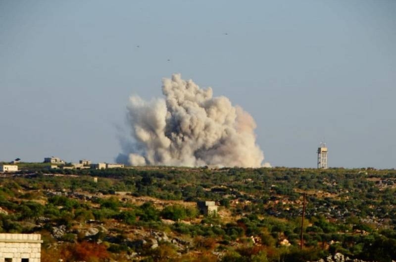 En Internet apareció un vídeo de un ataque de la fuerza aérea rusa contra una base militante en Idlib.
