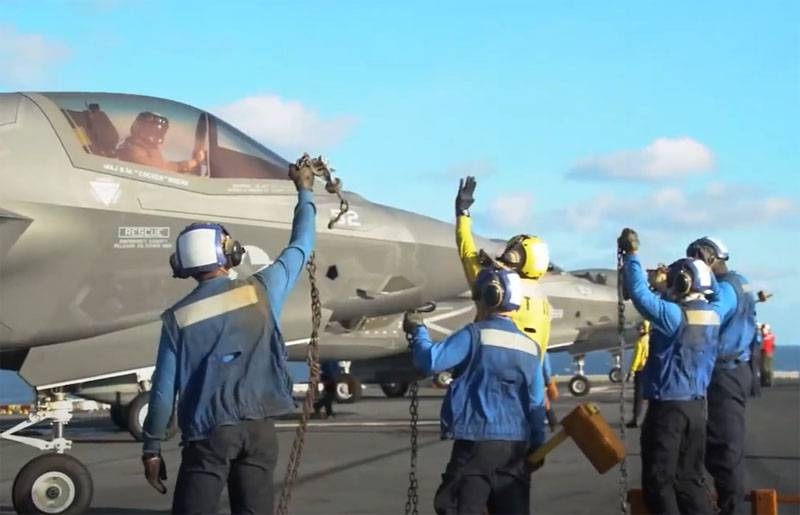 Показано проведение истребителем F-35B стрельб из авиационной пушки у берегов Сомали