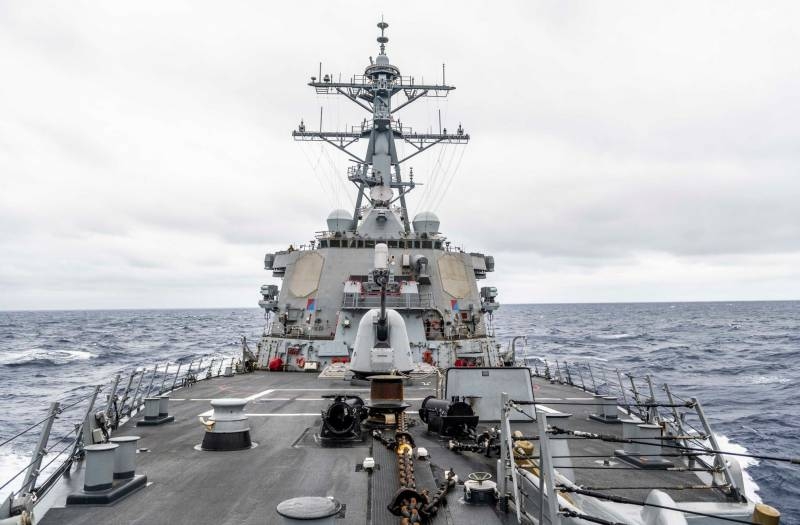 Marine américaine: Destructeur «Джон Маккейн» оспорил чрезмерные притязания Вьетнама на акваторию к югу от Хошимина