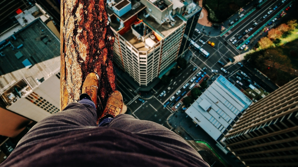 Акрофобия, или страх высоты: причины и способы преодоления