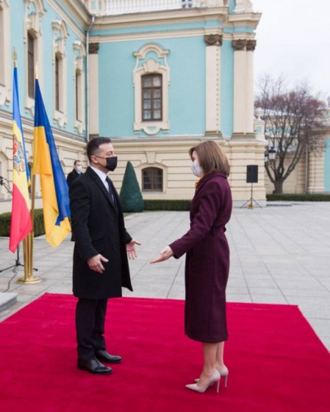 «Хотим стать частью инициативы «Триморье»: Санду в ранге президента Молдавии совершает первый визит на Украину