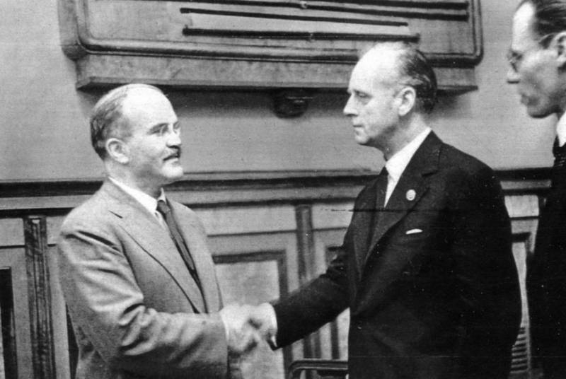 Spanish press: Despite the Molotov-Ribbentrop Pact, England and France did not declare war on the USSR