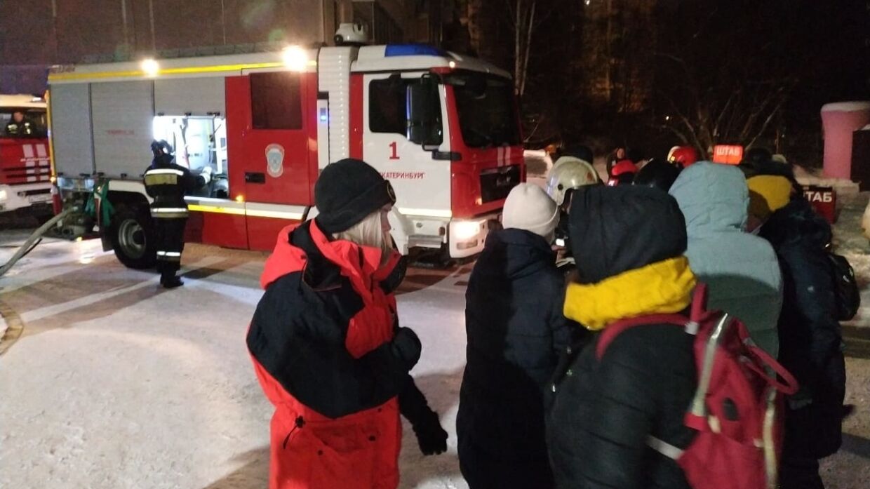 Опубликованы фото с места страшного пожара в Екатеринбурге
