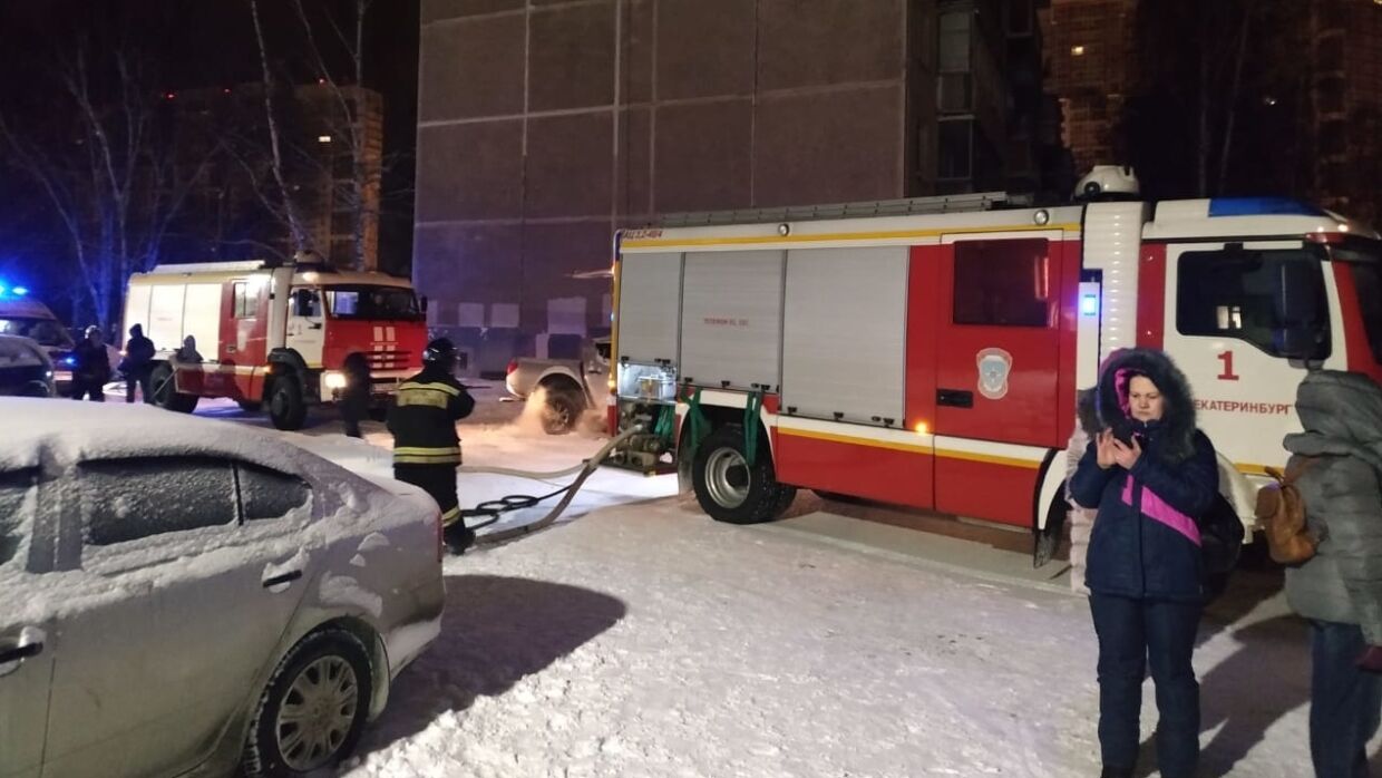 Опубликованы фото с места страшного пожара в Екатеринбурге