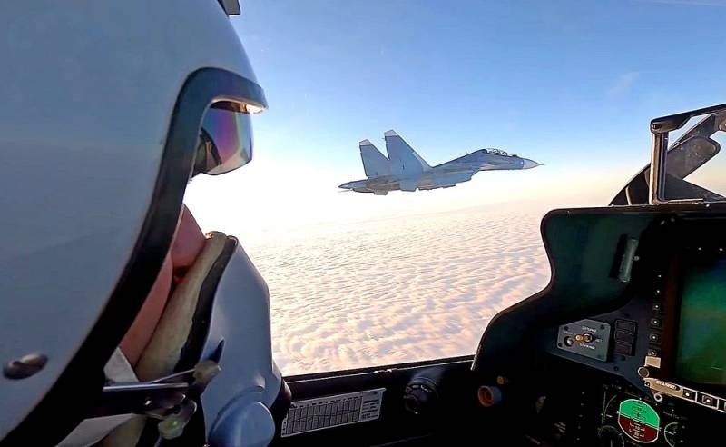Российский самолёт «Фланкер» вытеснил американского «Хорнета»: une nouvelle classification de l'aviation de combat mondiale a été compilée