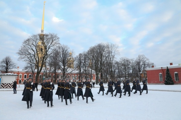 Рота Почетного караула ЗВО отпраздновала 60-ю годовщину в Петербурге