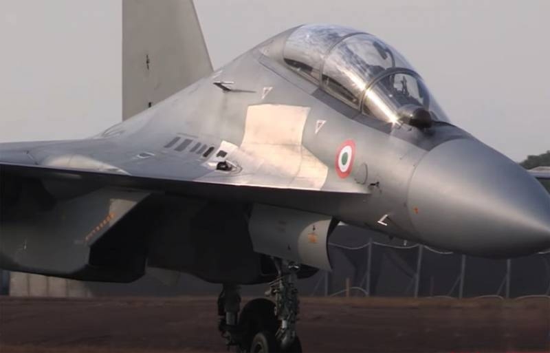 reportado, что китайские J-10C и J-11B использовались для имитации истребителей Rafale и Су-30МКИ ВВС Индии во время учений
