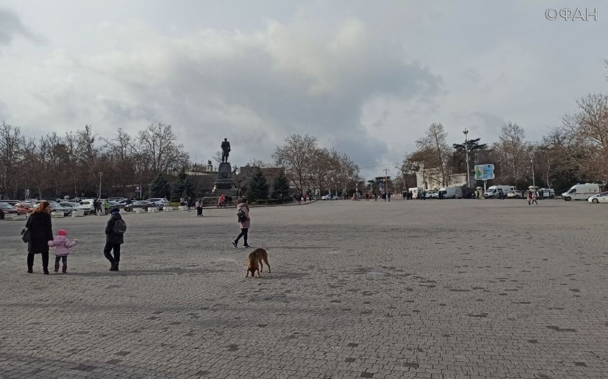Туристы гуляют, местные отдыхают: несанкционированные митинги прошли мимо Севастополя