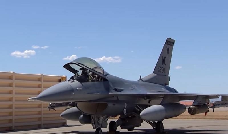 «Успеть встать в очередь»: На Украине предлагают закупить американские истребители F-16