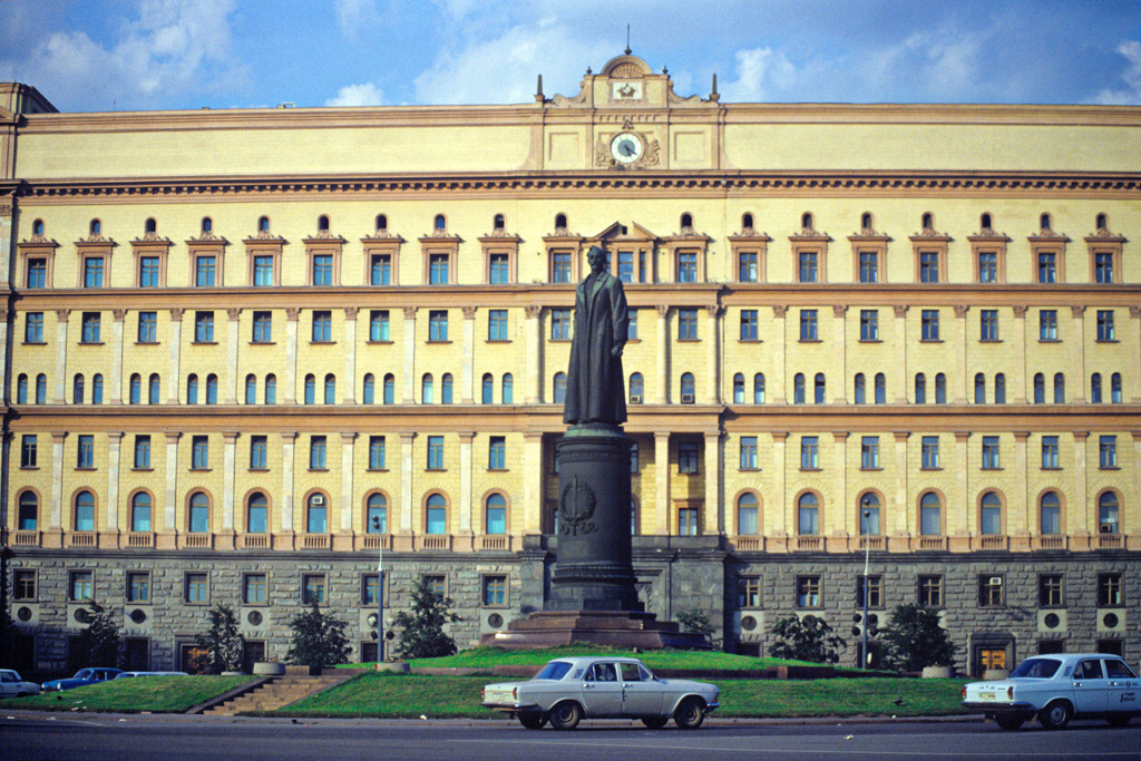 Александр Роджерс: Куда и зачем ведут дискуссию о памятнике Дзержинскому