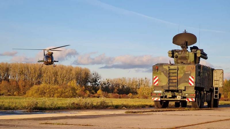 «Тренируйся, survivre»: L'OTAN a élaboré des attaques d'hélicoptères contre les systèmes de défense aérienne soviéto-russes