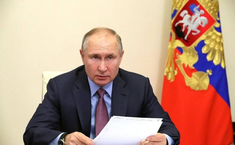 Vladimir Putin promised not to leave Donbass