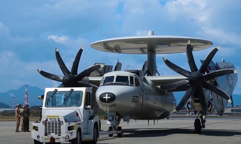 American carrier-based AWACS aircraft E-2D Advanced Hawkeye will be able to control drones