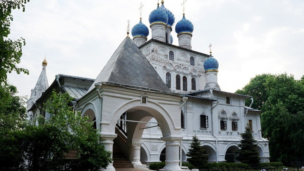Domaine royal à Kolomenskoïe: secrets de palais et mysticisme des anciens Slaves