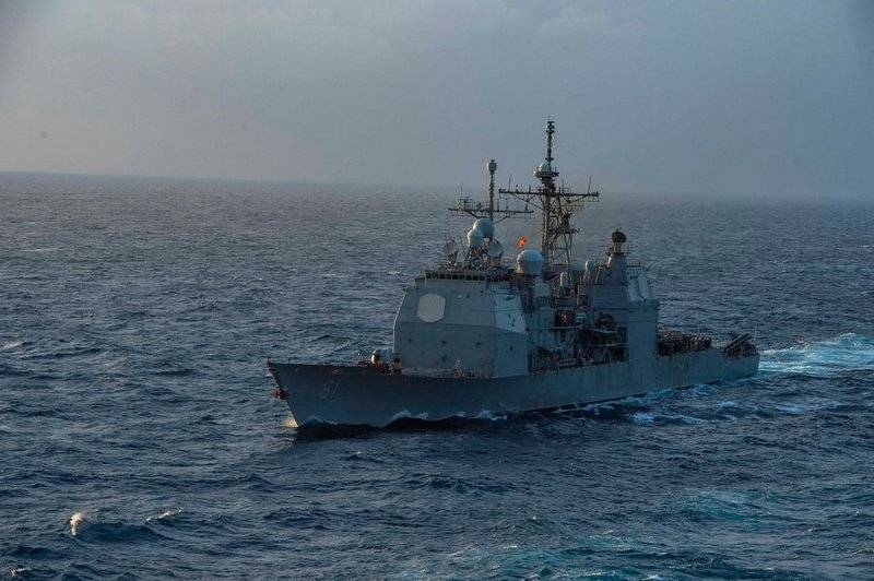 «Для защиты свободы навигации»: В Чёрное море зашёл американский крейсер USS Monterey (CG-61)