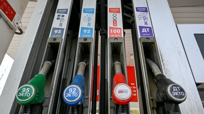 Холода и сезонный спрос стали причиной роста цен на бензин
