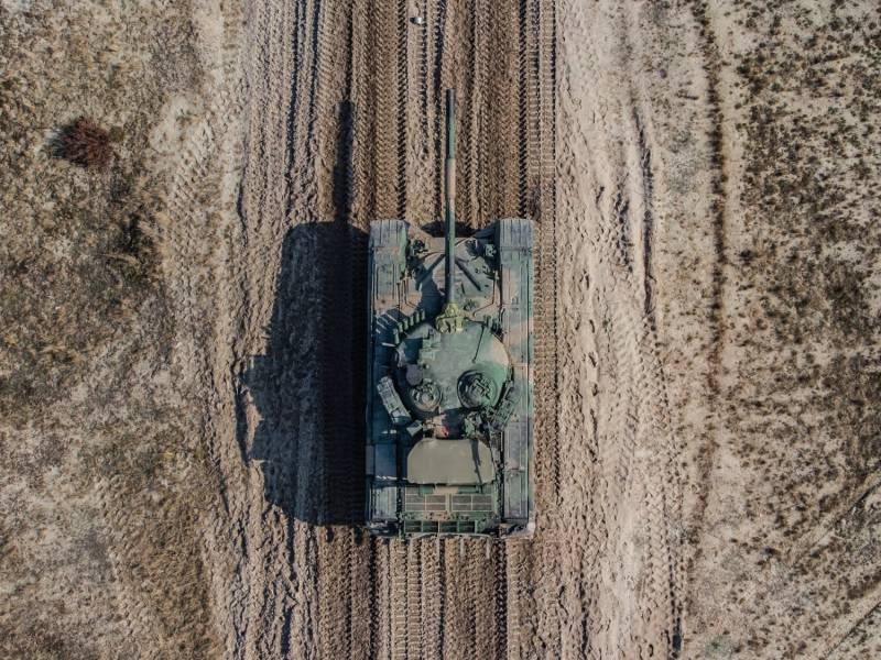 Modernization with «naked» armor: Polish military are mastering T-72M1R tanks