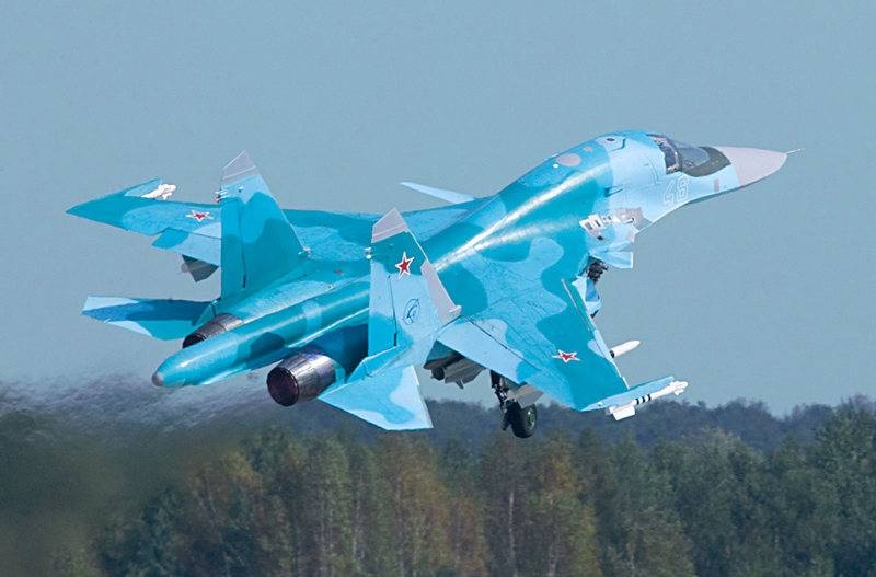 升级后的 Su-34 NVO 轰炸机在车里雅宾斯克地区的一个空军团服役