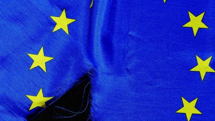 Неэффективность руководства ЕС в пандемию грозит европейской экономике обвалом