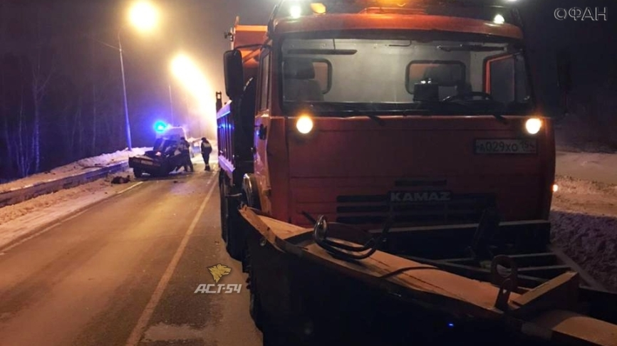 Один человек погиб в ДТП с уборочной техникой под Новосибирском