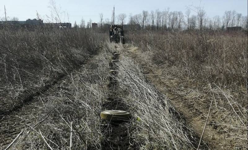 Тренировку ВСУ по установке минного поля украинская пресса назвала «заслоном перед танками РФ»