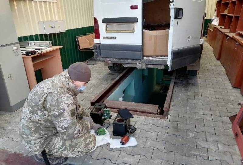 В СБУ заявили о пресечении контрабанды оборудования из Украины в Крым - получается, не считают Крым украинским...