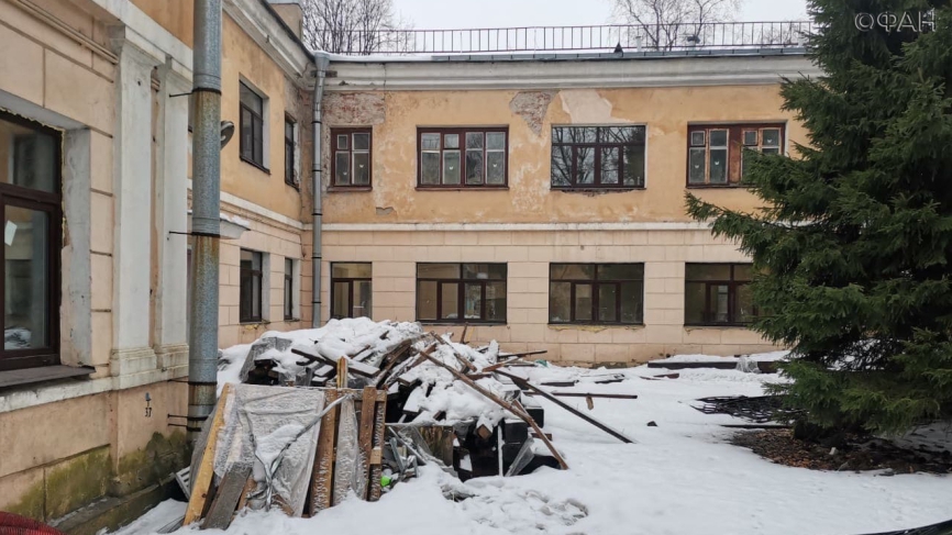 Академия милиции в Петербурге влезла в долги ради открытия корпуса для студентов