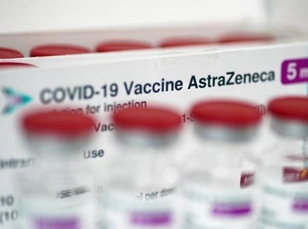 AstraZeneca проигрывает войну с COVID-19: в EMA признали связь вакцины со случаями тромбоза
