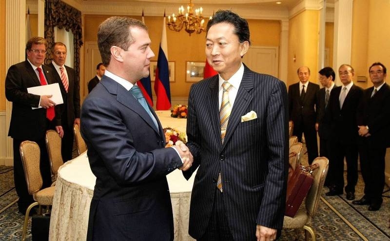 Экс-премьер Японии предложил признать Крым российским «в обмен» на признание Курильских островов «японскими»