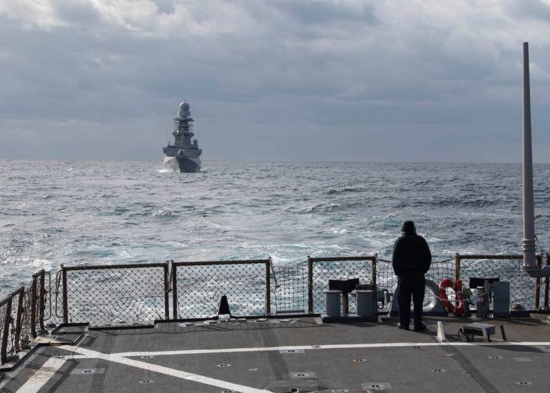 Presse turque: Les États-Unis ont annulé la décision d'entrer deux navires de guerre dans la mer Noire
