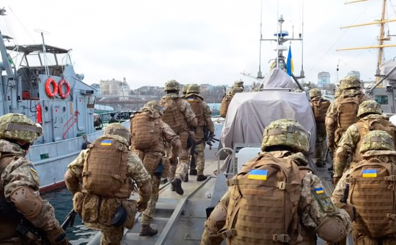 Experto militar ucraniano «descubierto» планы России по трём закрытым районам Чёрного моря