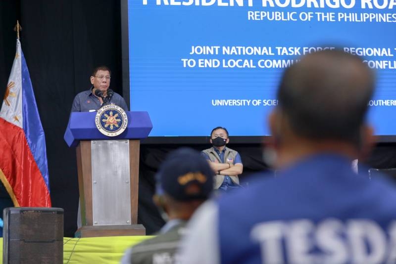 В китайском Sohu: О совместных с ВМС США учениях на Филиппинах объявили после «desaparición» президента Дутерте