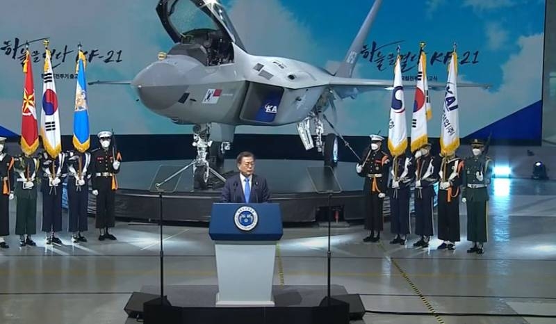 In Korea, the presentation of the prototype of the newest fighter KF-X is held