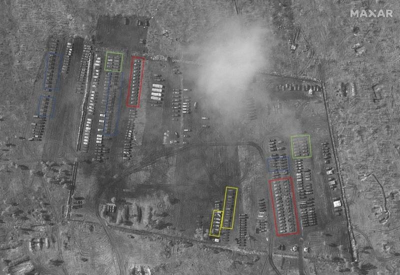 В Сети обсудили спутниковые снимки с военной техникой России «near Ukraine»