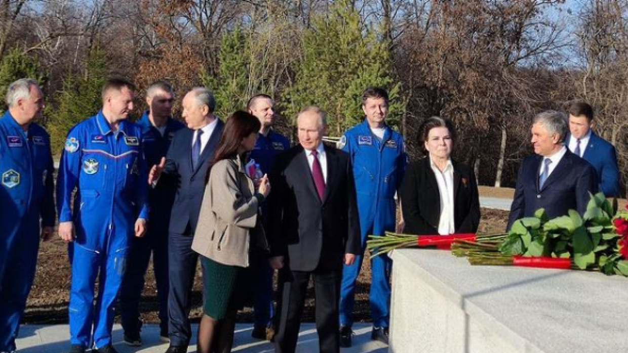 Putin's visit and unique postmark: Cosmonautics Day in the Saratov Region