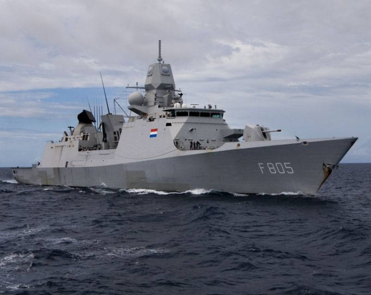 Britain strengthens the group of ships, going to the Black Sea, frigate of the Royal Netherlands Navy