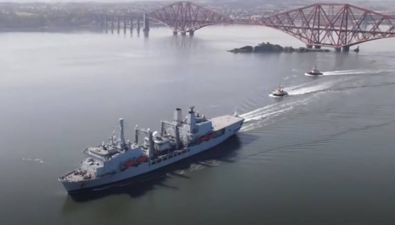 «И на российском флоте случаются пожары»: британские СМИ о возгорании на единственном в стране судне снабжения АУГ