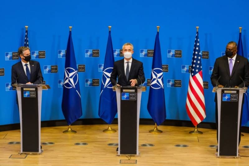 NI: «Любые действия, кроме принятия Грузии и Украины в НАТО, подтолкнут Россию к агрессии»