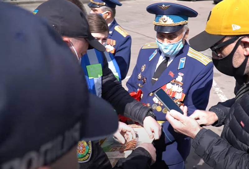 Zhytomyr police cut St. George ribbons from portraits of WWII veterans - liberators of the city from the Nazis