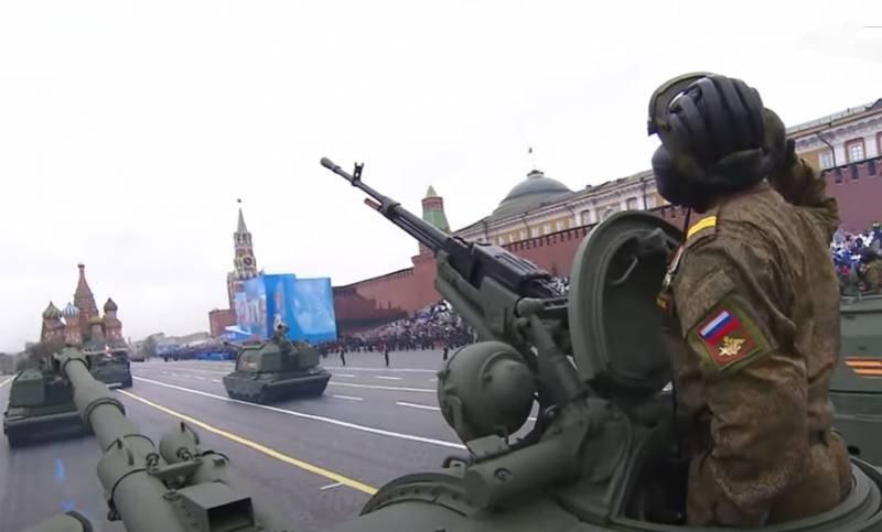 Polish magazine editor: Display of military equipment 9 May in Moscow is designed to stimulate the imagination of Russians themselves