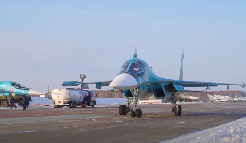 Российские фронтовые бомбардировщики Су-34 прикроют Северный морской путь