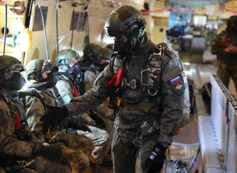 «С шести километров»: Российские десантники провели высотное десантирование