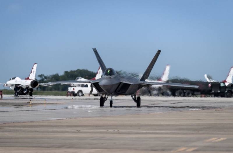 The US Air Force decided to update the fleet of fighters: F-22 in the long term will not be in it