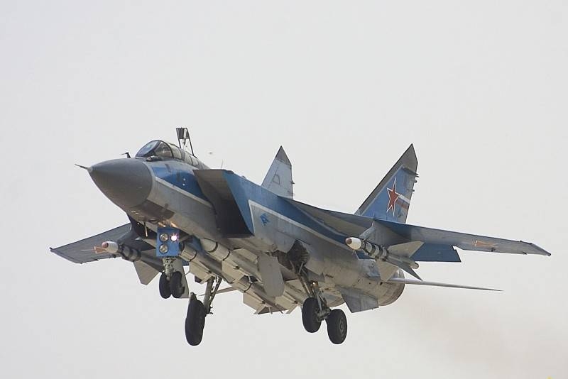 «Угроза южному флангу»: в НАТО встревожены размещением российских МиГ-31К в Сирии