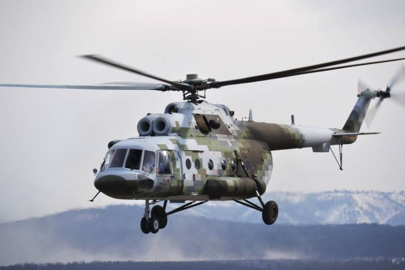 Во время экстренной посадки киргизского военного вертолёта Ми-8 пострадали люди