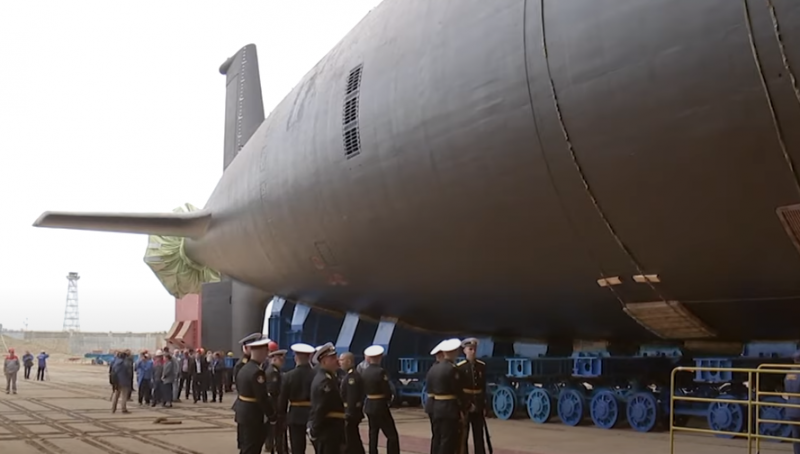 Атомная многоцелевая подводная лодка «克拉斯诺亚尔斯克» 项目 «亚森-M» 发射到水中