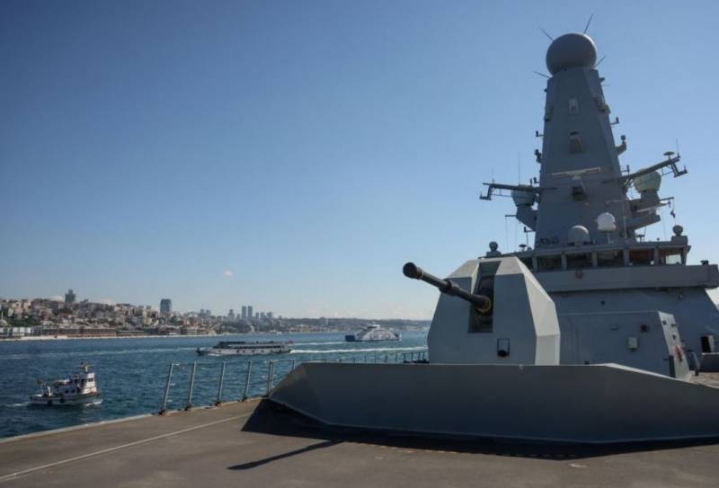 British newspaper called the actions of the destroyer HMS Defender off the coast of Crimea «stupid trick»