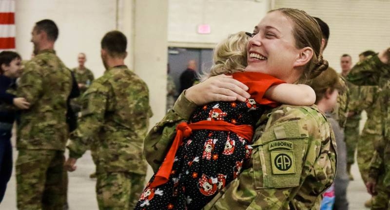 Корпус морской пехоты США проводит реформу причёсок для женщин-военнослужащих