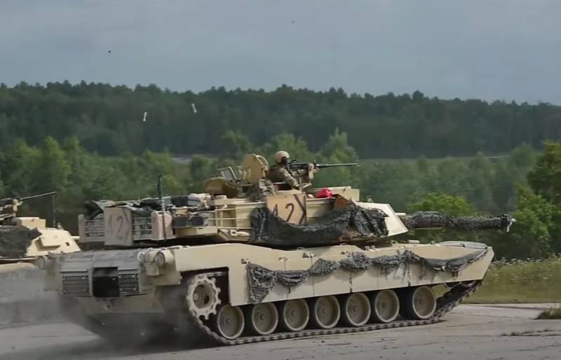 波兰将军: 购买艾布拉姆斯坦克的做法可能对该国的国防工业具有破坏性