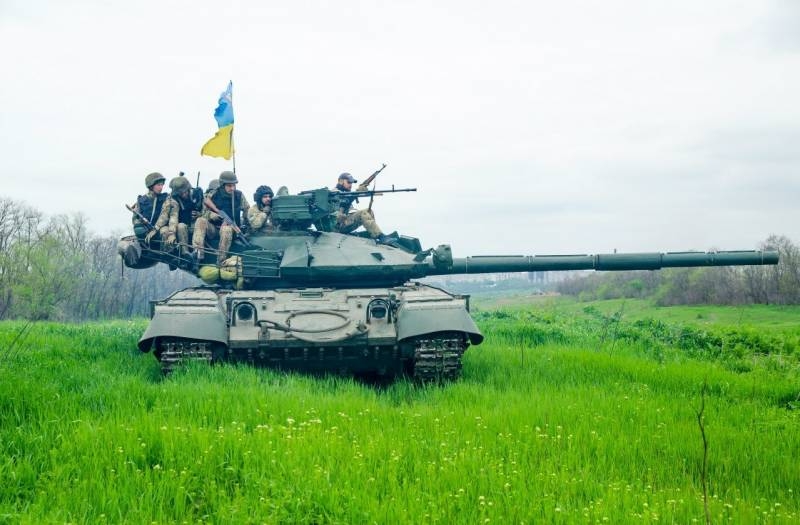 Соответствие стандартам НАТО: украинский танк по ошибке обстрелял населенный пункт